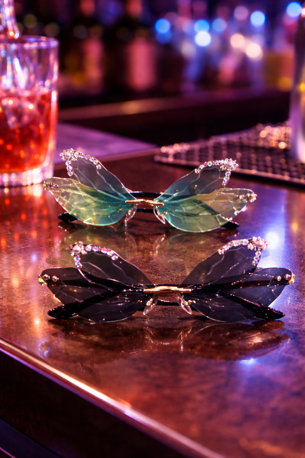 LuxeWing™ Butterfly Sunglasses – Rhinestone Designer Party Shades